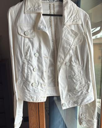 Giacca Guess Jeans bianca – stile casual chic