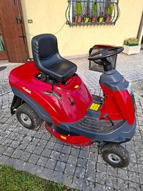 Trattorino taglia erba