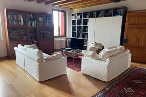 Spinea appartamento con travi a vista