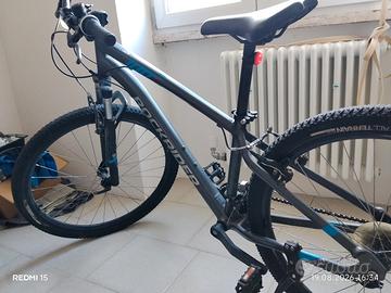 Mountain bike Rockrider ST 100