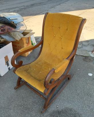 sedia poltrona a dondolo vintage.