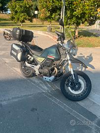 Motoguzzi v 85 tt