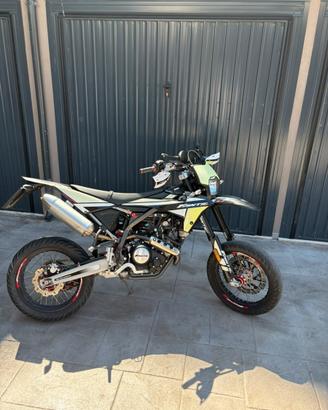Moto fantic 125 xmf