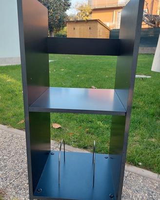 mobiletto in legno nero