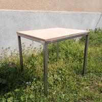 Tavolino minimal Nembula Milano 