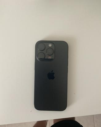 iPhone 16 Pro in condizioni eccellenti.