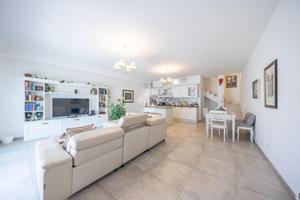 VILLA A SCHIERA CENTRALE A GUIDONIA MONTECELIO