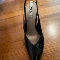 Scarpe vernice nera con tacco