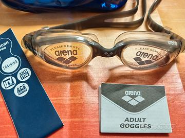 Occhiali piscina nuoto