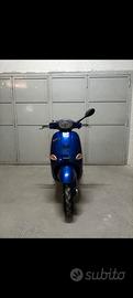 Vespa et4 150