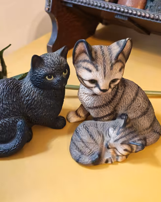Statuine gatti porcellana anni 70 firmati H. Knox