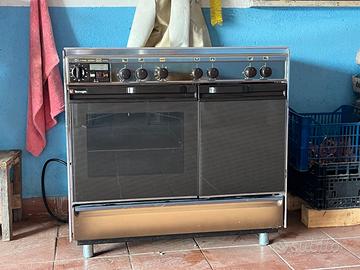 CUCINA A GAS CON FORNO