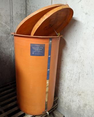 Botti in vetroresina  uso enologico 