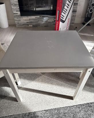 Tavolino con 2 sedie per bambini