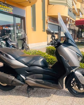 YAMAHA X-MAX 300 TUTTO INCLUSO ANCHE PASSAGGIO!