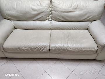 Divano letto in pelle usato pochissimo