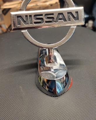 Simbolo  Nissan per cofano
