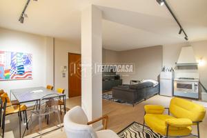 SPLENDIDO TRILOCALE RISTRUTTURATO CON BOX AUTO!