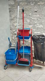 carrello per le pulizie