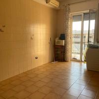 Zona stadio con posto auto e riscaldamento central