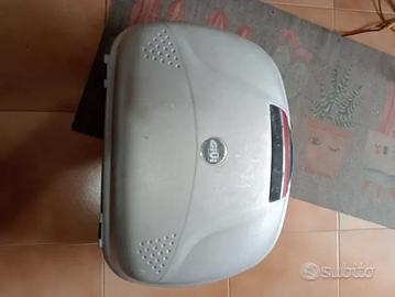 Bauletto della Givi per scooter e moto