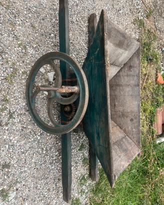 Pigiatrice vendemmia d epoca