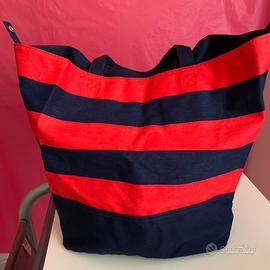 Borsa in tela a righe rosse e blu