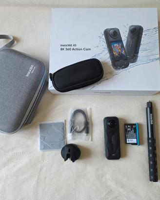 Insta360 X5 con accessori