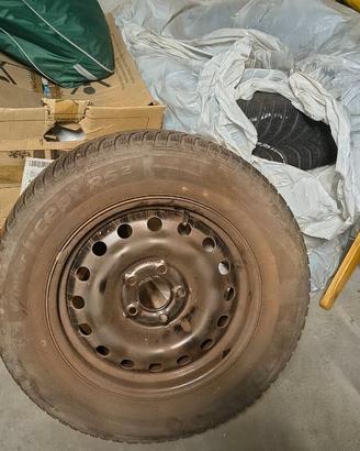 Gomme invernali già cerchiate