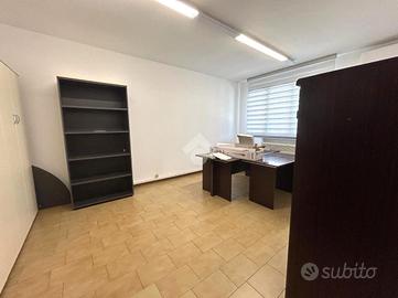 NEGOZIO A VIGONZA