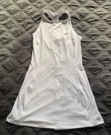 Abito da tennis grande