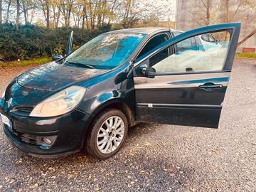 Renault clio le iene 2008
