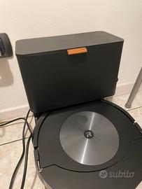 Roomba Combo j7+ con base di svuotamento e ricambi