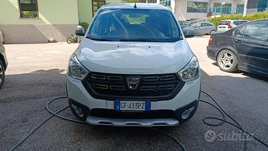 Dacia Lodgy Stepway SL DaciaPlus 1.5 Blue dCi 8V 1
