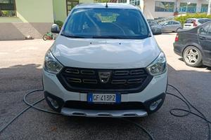 Dacia Lodgy Stepway SL DaciaPlus 1.5 Blue dCi 8V 1