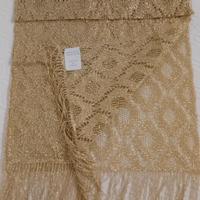 Foulard meraviglioso color oro 140x30 cm. elegante