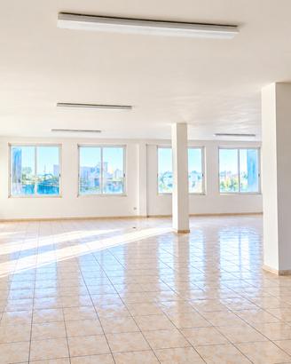 Locale 230 mq-merine-ampio open space