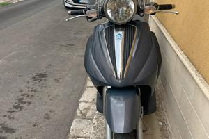 Piaggio Beverly cruiser 250