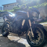 Moto Triumph Speed Triple 1050 (2016)