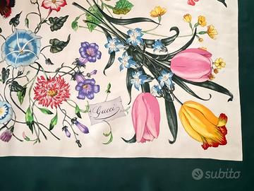 Magnifico foulard vintage Gucci