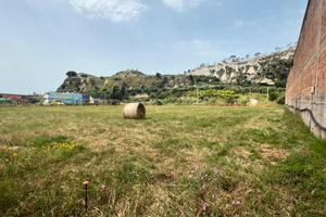 Lotto di terreno nel centro del paese