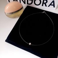 Girocollo con punto luce in oro bianco