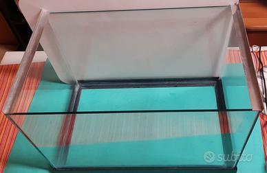 ACQUARIO 25 LITRI 40X25X26 SUPPORTI PER COPERCHIO