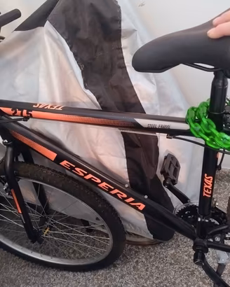 Mountain bike bicicletta praticamente nuova