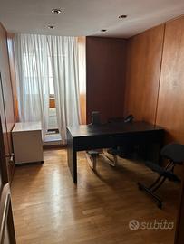 Stanza presso studio legale - San Giovanni (RM)