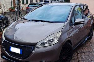 Peugeot 208 // 2012 5p 1.4 hdi 8v Allure