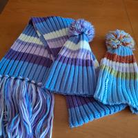 2 cappelli con pon pon + sciarpa