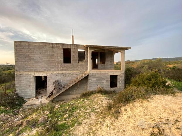 Olmedo rustico in grezzo con terreno