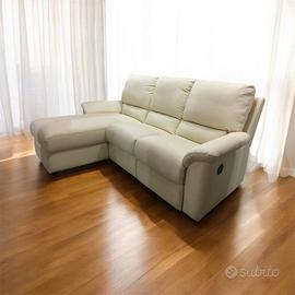 Divano con penisola e Recliner elettrico