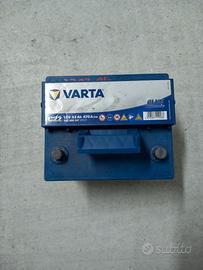 Batteria Varta seminuova,tenuta carica perfetta